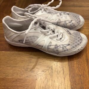 Size 6 Nfinity Vengeance